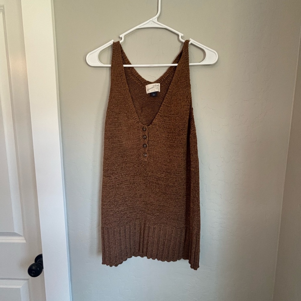 Universal Thread Tan Knit V-Neck Top